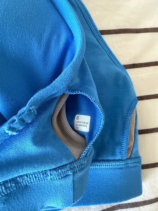 Lululemon Flow Y Sports Bra (size 6) - Image 4