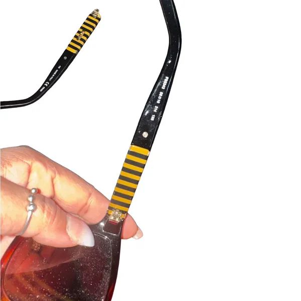 Authentic Fendi Black and Gold Striped Sunglass broken - Image 4