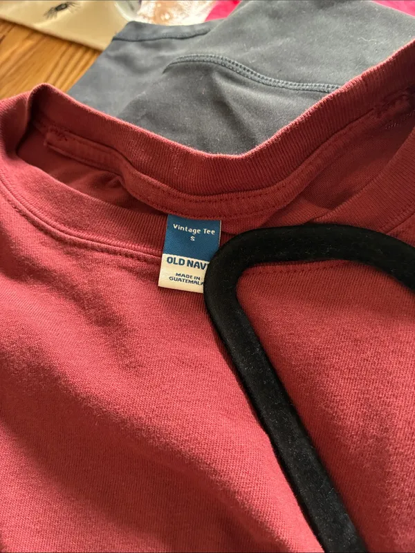 Old Navy tee shirt - Image 3