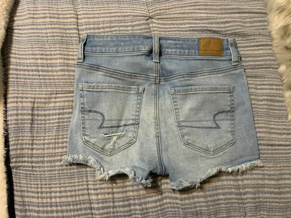 American Eagle Outfitters - Image 3