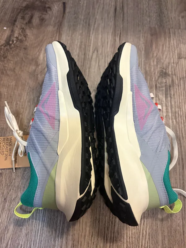 Women’s Nike shoes - Image 3