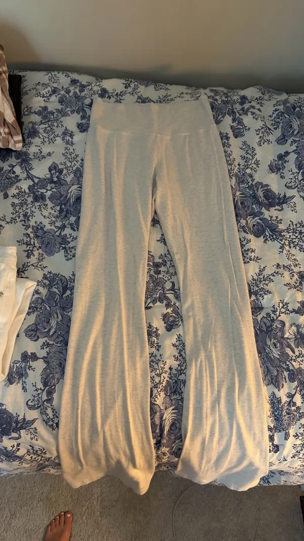 Brandy Melville Flare Pants Grey - Image 2
