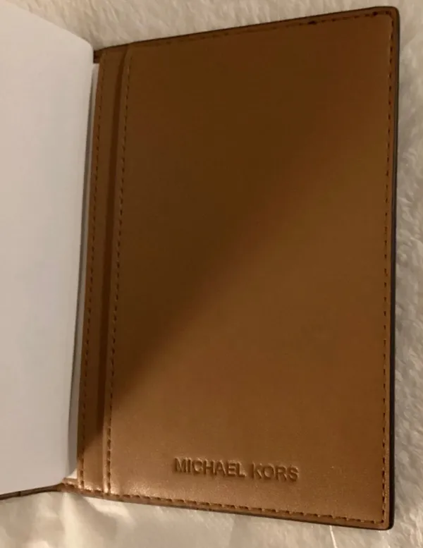 Passport Michael Kors Holder - Image 3
