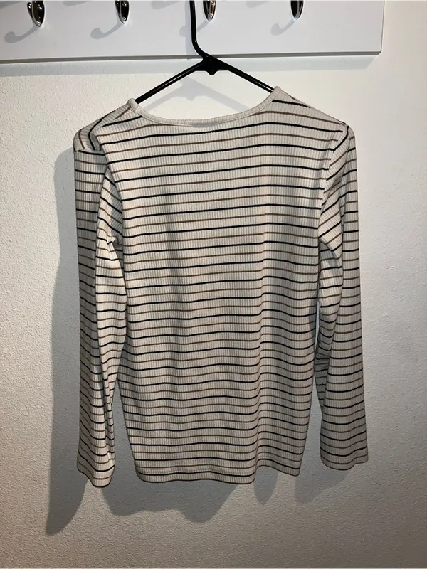 Liz Claiborne Cream Top with Black and Brown Stripes - Image 3