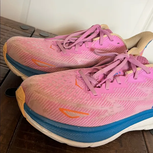 Hoka Clifton 9 Running Athletic Shoes in a pink Sz 10 Women's F27223D - Image 3