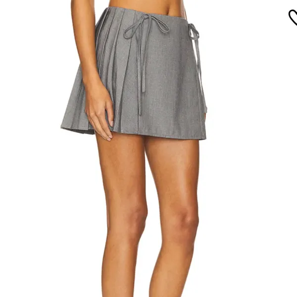 Superdown x Revolve Paloma Gray Pleated Academia Mini Skirts NWT Size XS - Image 3