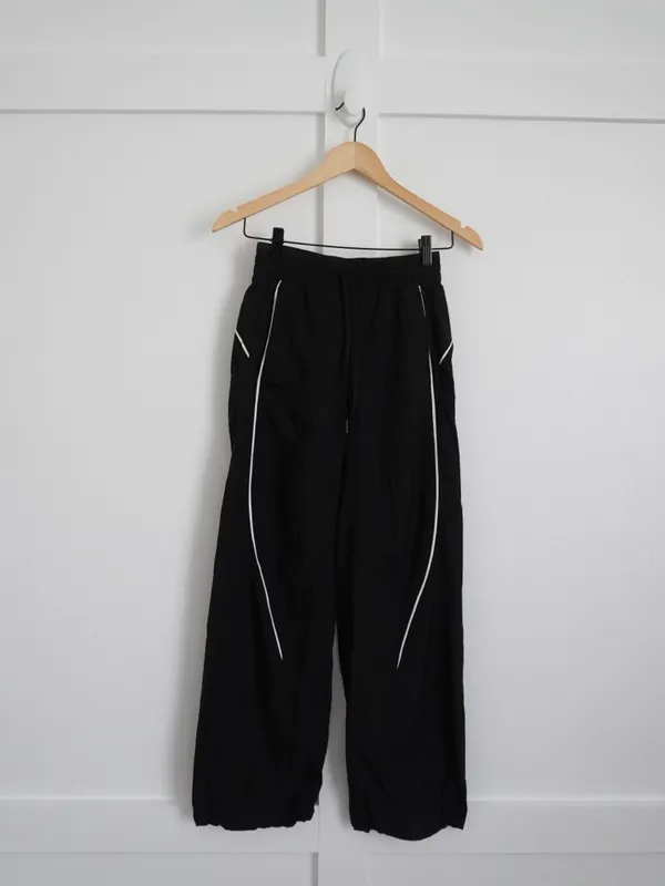 Lululemon License To Train Mid Rise Lightweight Jogger Black - Image 3