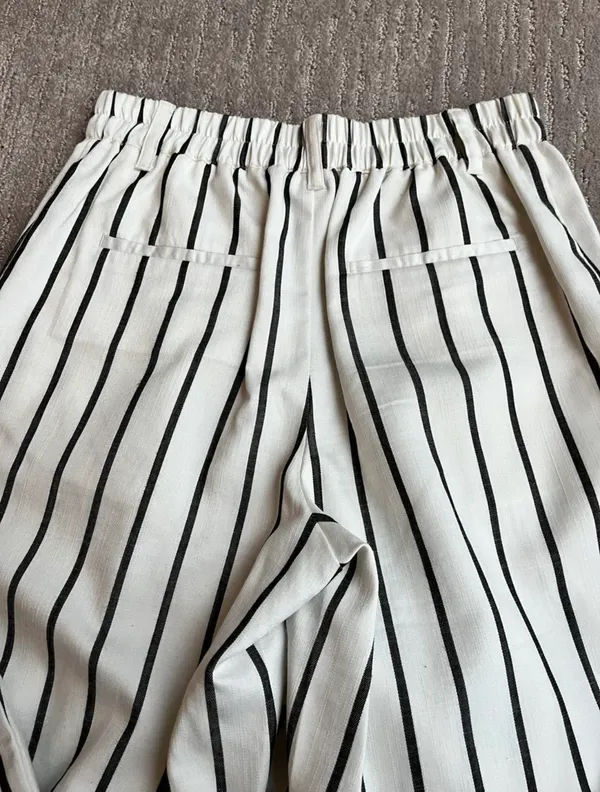 Forever 21 Black And White Striped Pants - Image 4