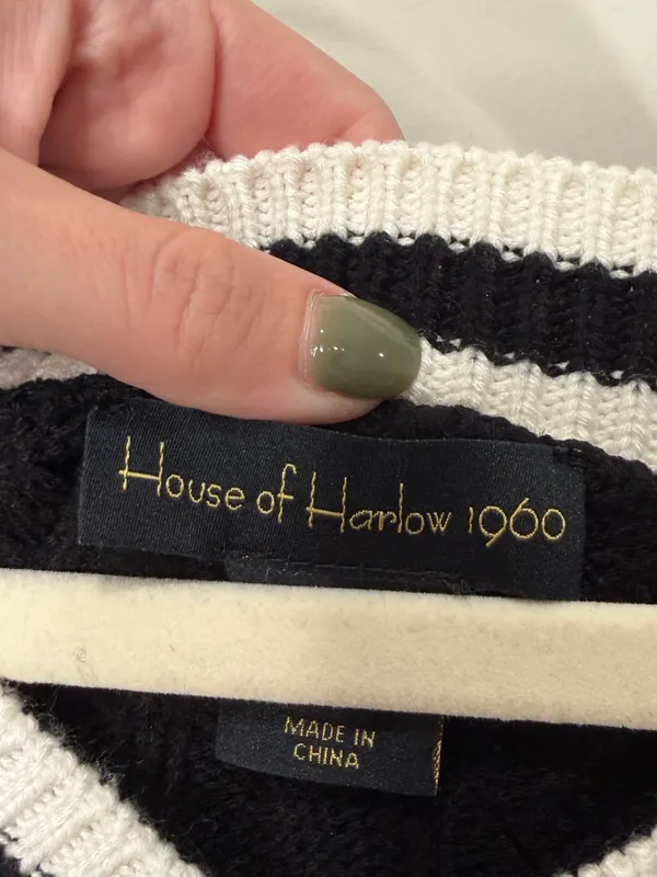 House of Harlow 1960 Black White Cable Knit V-Neck Sweater Size Small - Image 3