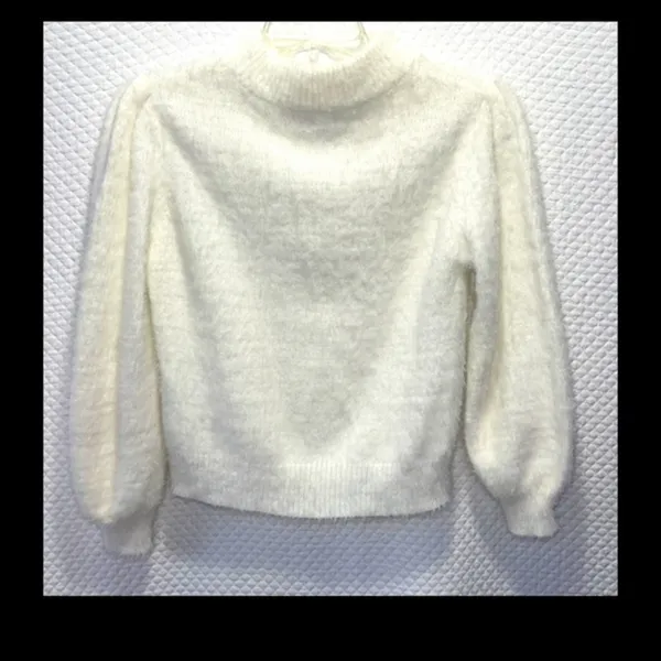 Gianni Bini fuzzy crop sweater ❤️‍🔥 - Image 5