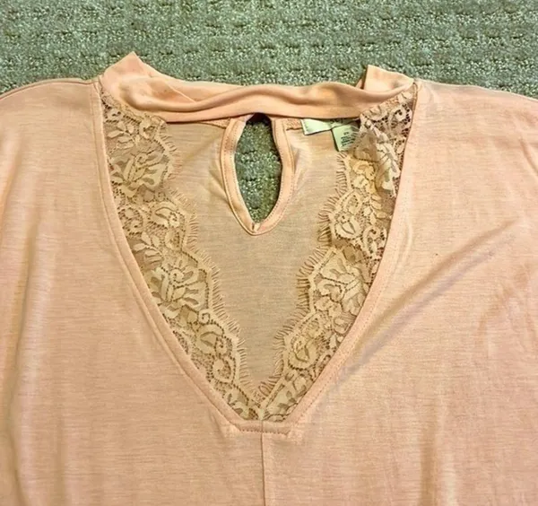 Sejour Peach Mock Choker V-Neck With Lace Top-NWT - Image 3