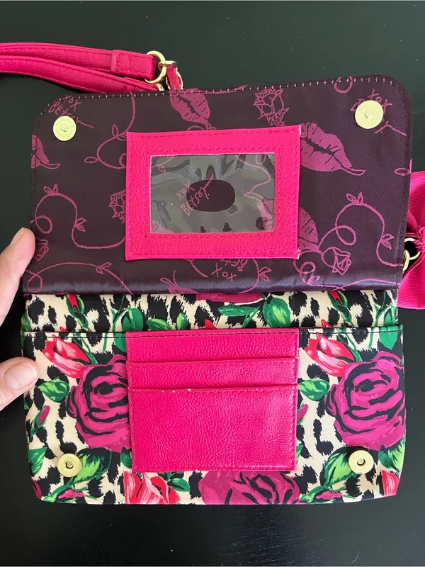 Betsey Johnson Y2K Hot Pink Floral & Leopard Crossbody with Bow - Image 4