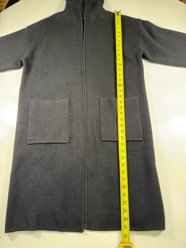 Black Cardigan Coatagin with Front Pockets size Large - Image 3
