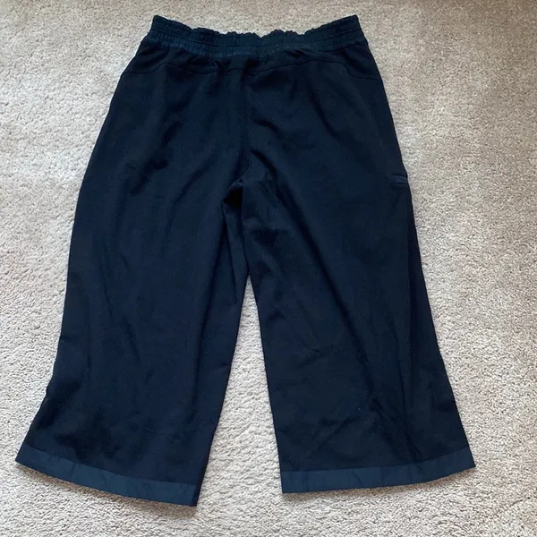 Athleta New Triumph Hybrid‎ Wide Crop Large - Image 10