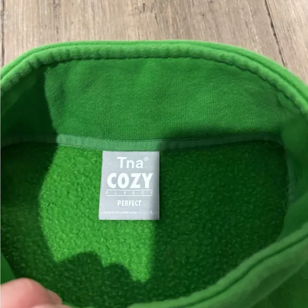 aritzia tna cropped sweatshirt 1/2 zip sweatshirt - Image 2