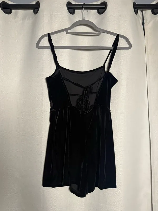 Urban Outfitters Black Velvet Strappy Back Romper Size XS - Image 4
