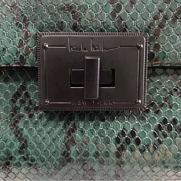 Nicole Miller Black and Green Snake Skin Crossbody Chain Link Strap Purse - Image 5