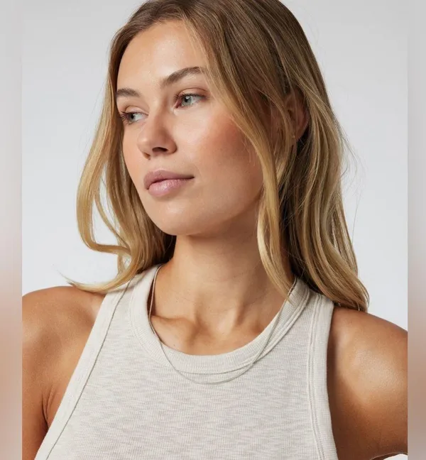 Vuori Women’s Sunrise High Neck Ribbed Tank in Dune Grey Size XS - Image 4