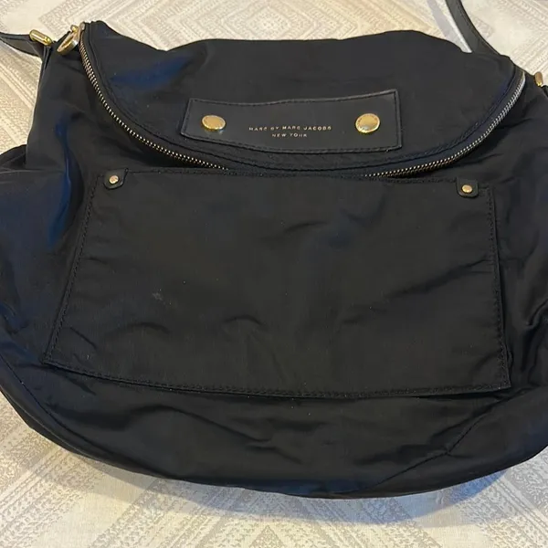 Marc by Marc Jacobs Black Nylon Messenger Bag with Adjustable Leather Strap - Image 3