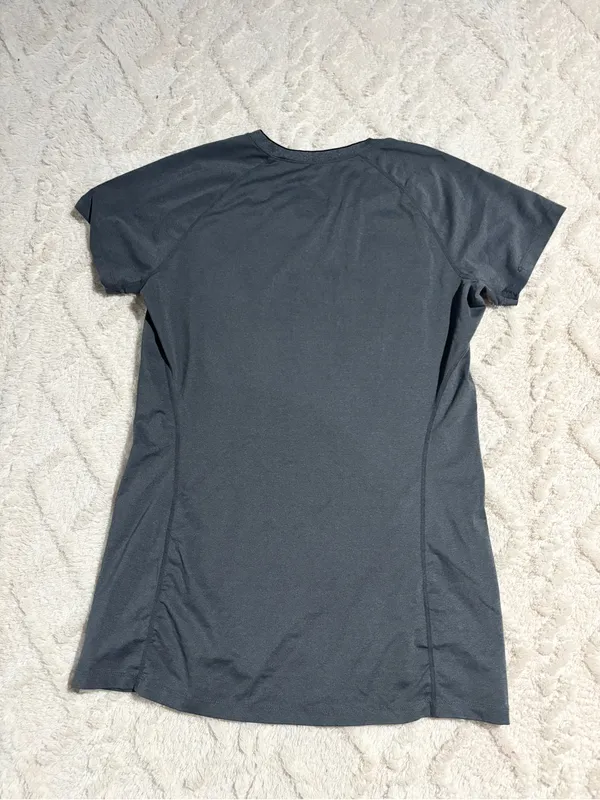 Large Nike combat grey vneck short sleeve - Image 3