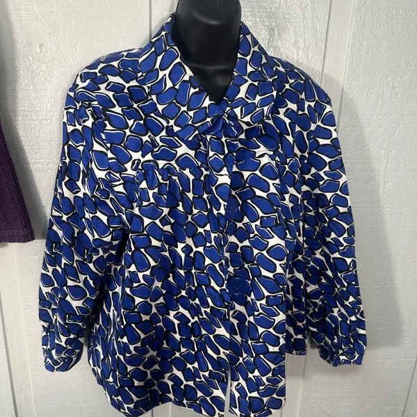 Sandro Blue and White Print Women’s Big Button  Blazer Size 1X EUC - Image 3