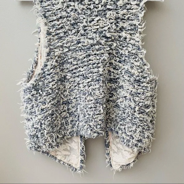 Free People Fur Away Shaggy Vest Gray Sz Medium - Image 6