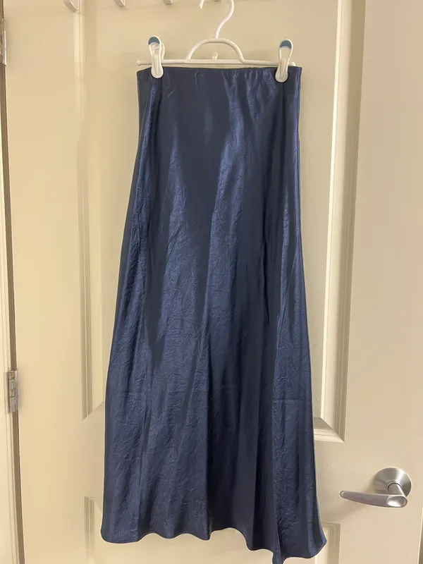 Aritzia Silk Skirt - Image 3