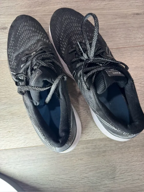 ASCIS Gel Kayano 28 Black White - Image 9