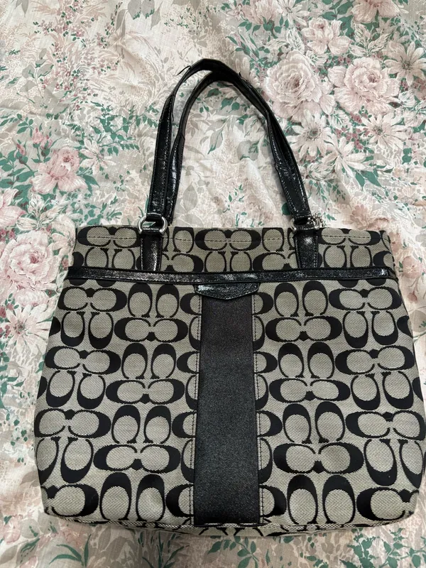 Coach Bag Shoulder Black Signature Canvas - Image 2