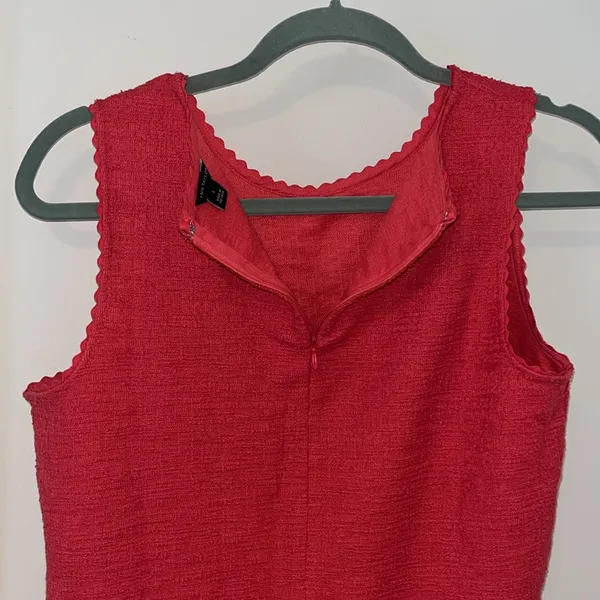 Ann Taylor scallop trim sleeveless top in size Small - Image 6