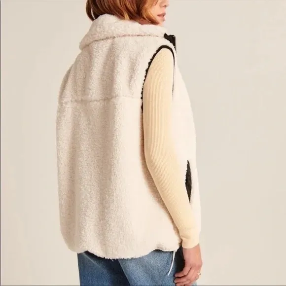 Abercrombie Cinched Cocoon Vest - Image 3