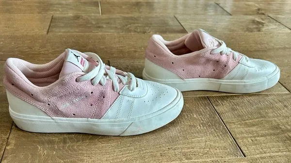 Nike Women’s Jordan Series.03 Atmosphere Sneakers Pale Pink White Size 8 EUC - Image 4