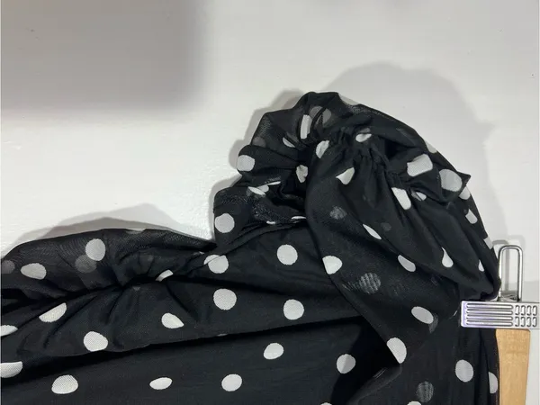 Abercrombie & fitch Off-Shoulder Black and white Polka Dot Mesh Bodysuit size XL - Image 3