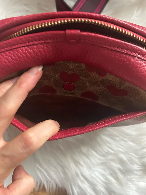 Coach Camera Bag Signature Canvas Heart Print Crossbody C8390 - Image 6