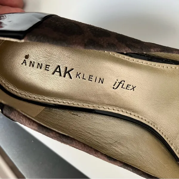 Anne Klein AK iflex McKinley animal print size 9 in Y2K pointed kitten heel - Image 4