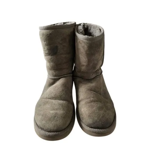 UGG Classic Short II Boots Olive Green Suede Sheepskin Lining Womens 7‎ - Image 3