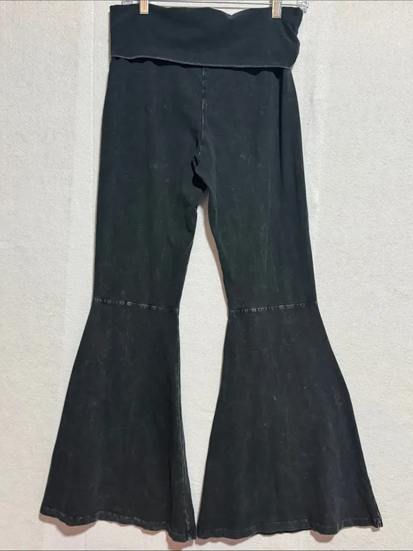 Chatoyant Black Fold-Over Waist Fit and Flare Yoga Pants - Image 4