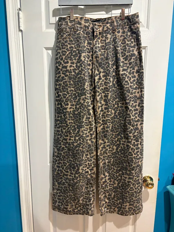 Lioness Top Model wide leg Jean Leopard brown sz M new NWT - Image 3