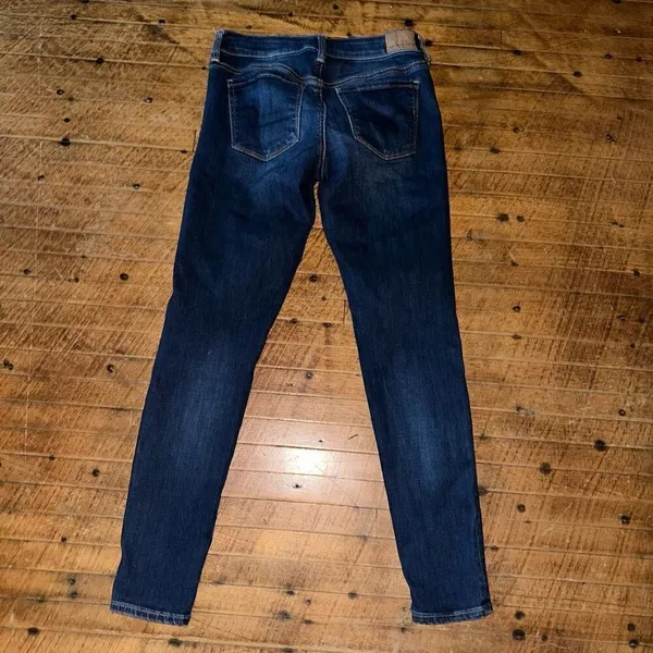 American Eagle distressed normcore size 6 stretchy jeggings - Image 3