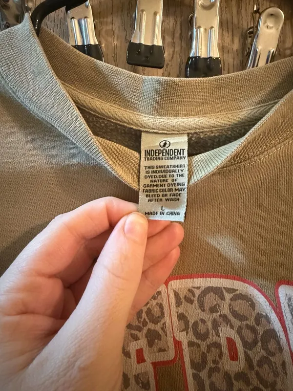 Christmas Sweatshirt Tan Size L - Image 2