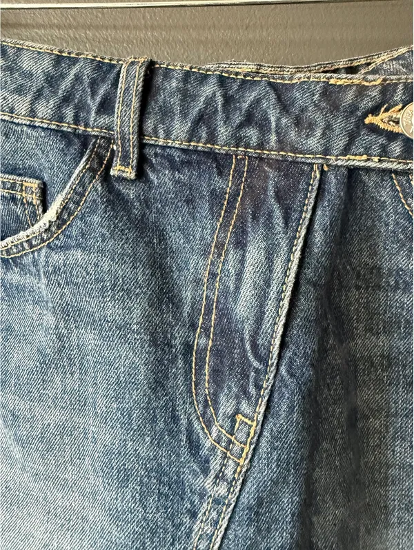 Zara Denim Mini Skirt in Size Small - Image 3