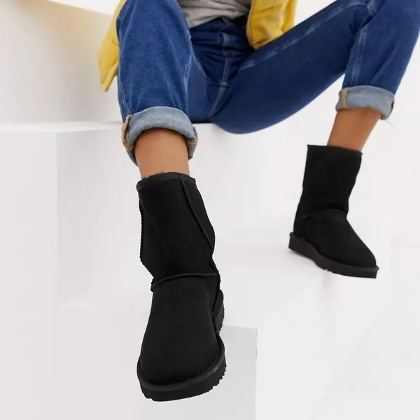 UGG Classic Short II Boots in Black Size‎ 6 - Image 2