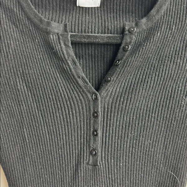Princess Polly Black Ribbed Knit Crop Top Size 2 - Image 2