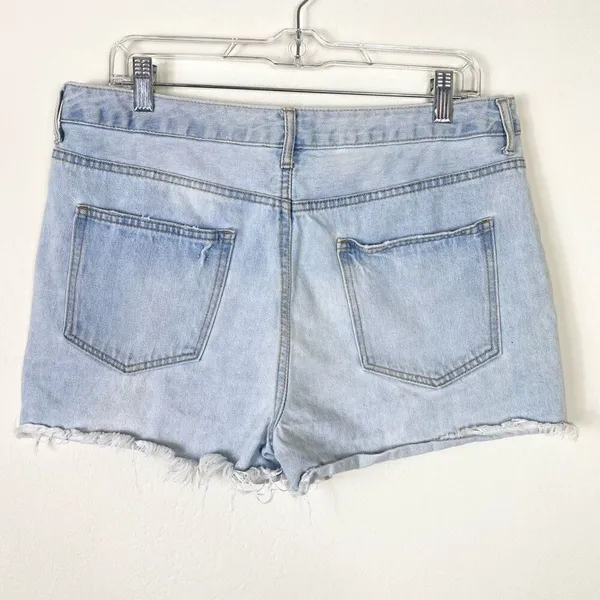 Forever 21 Light Wash Distressed Denim Raw Hem High Rise Jean Shorts Size 31 - Image 2