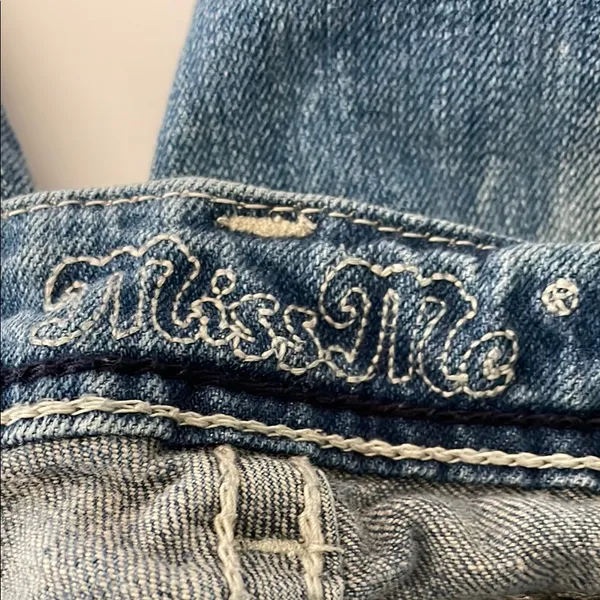 Miss Me Boot Cut Jeans with Contrast Stitching. 28. JS5014B32. Color Med: 52 - Image 10