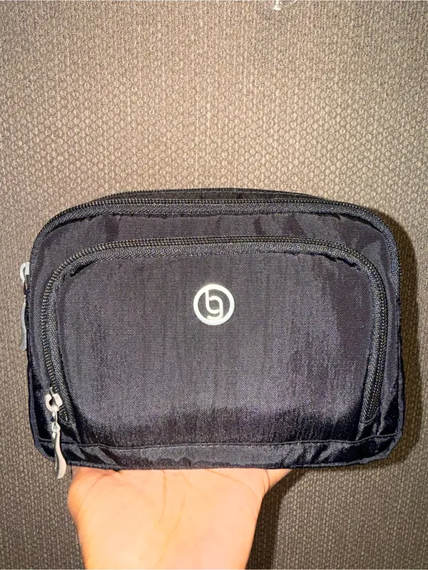 No strap :Baggallini Multi Zip RFID-Blocking Crossbody Bag - Image 4