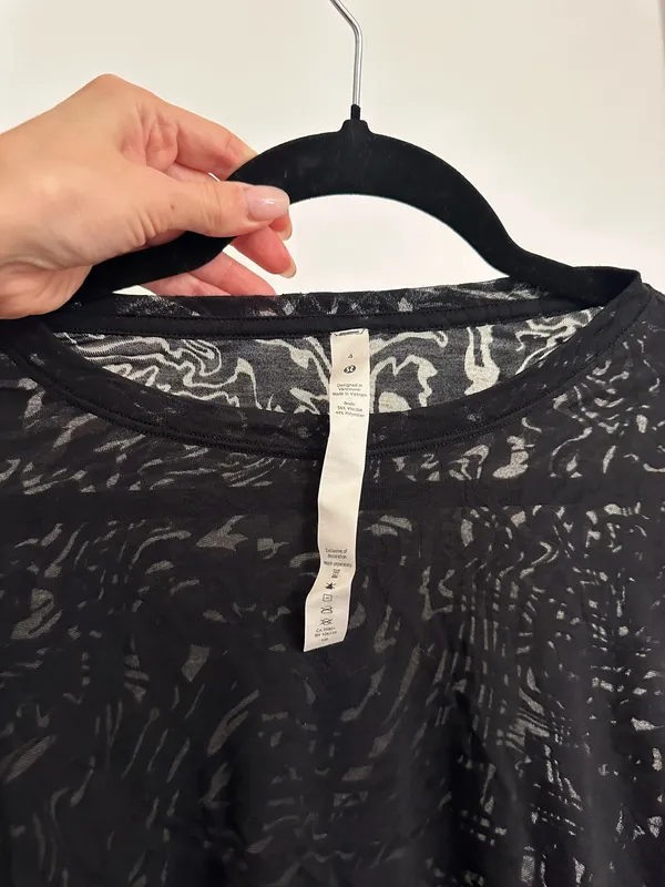 Lululemon Workout Top Black - Image 4