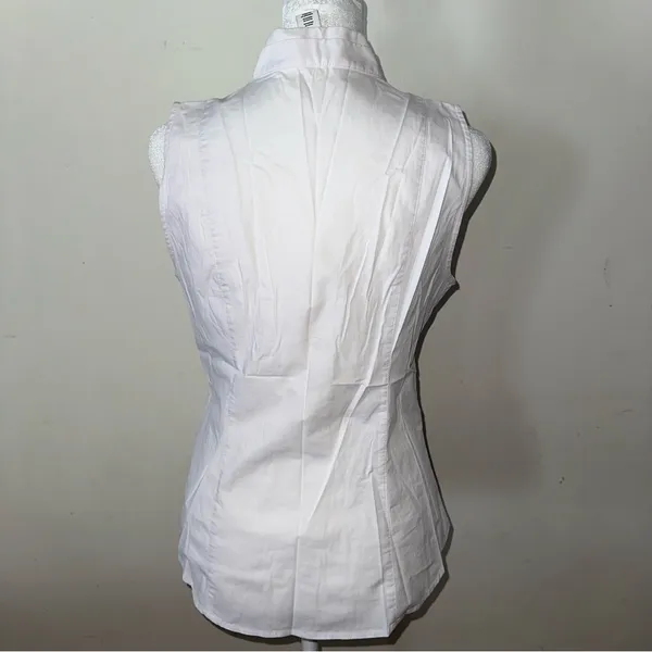 White House Black Market: Women's White Sleeveless Top - Image 5