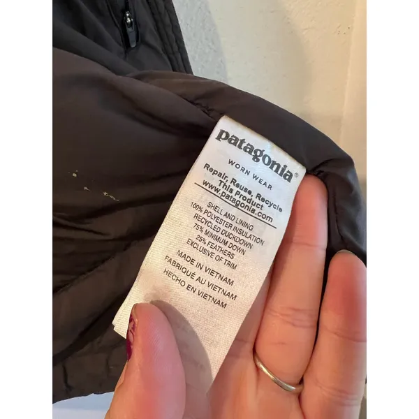 Patagonia Matte Black Silent Down Jacket Women's Size Small Snap Button Classic - Image 4