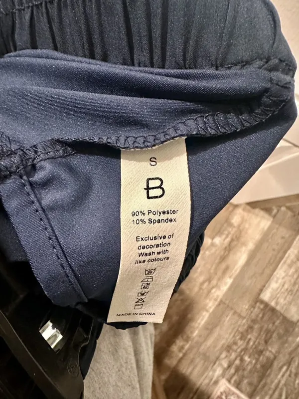Boutique - Navy Blue Athletic Shorts with Ruffle Trim & Pockets! - Image 4